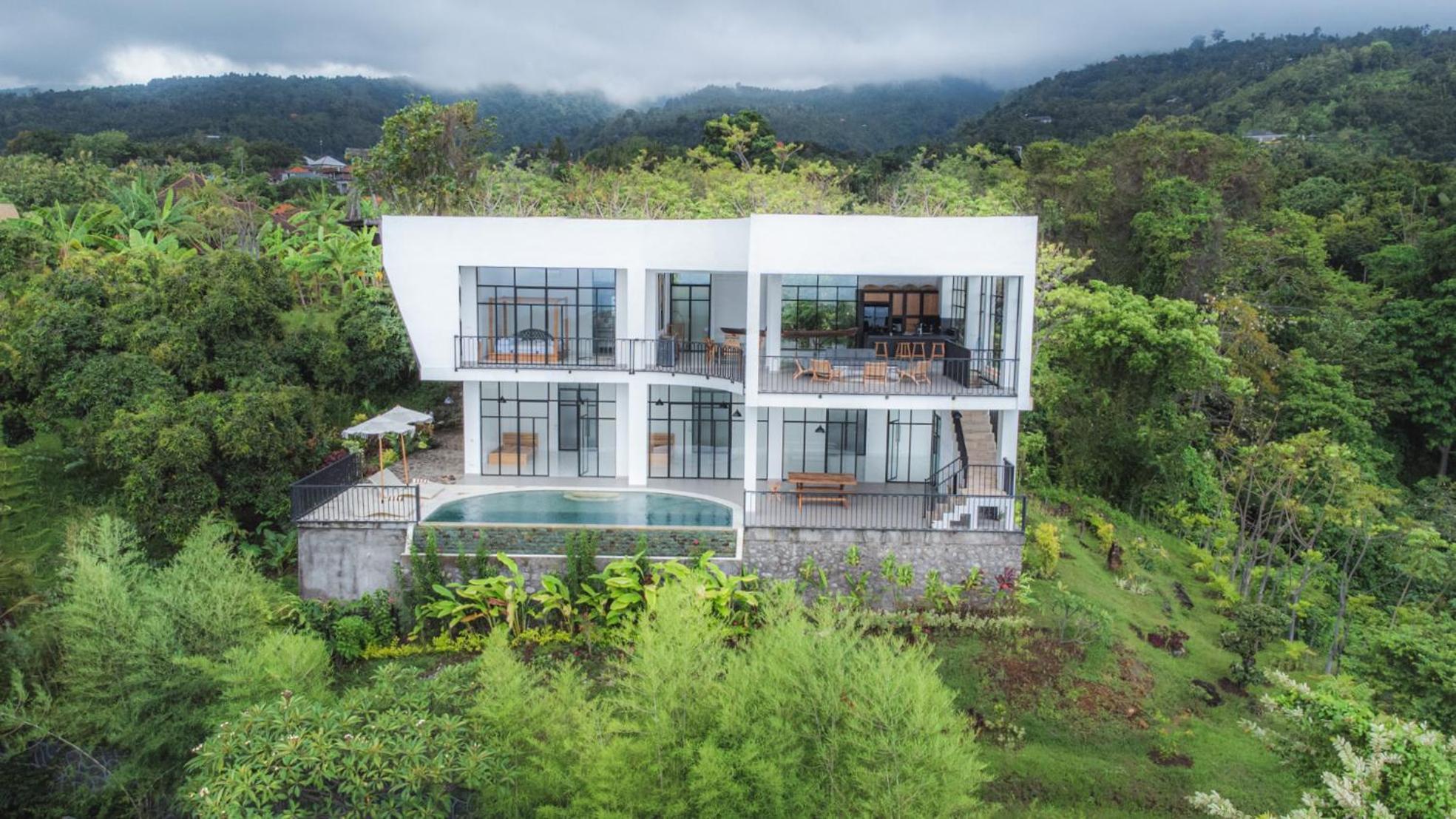 Villa The Hacienda Lovina Beach